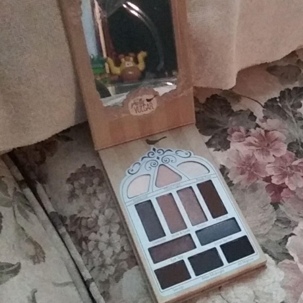Pretty vulgar Nightingale eyeshadow palette